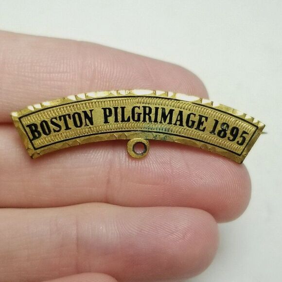 Vintage Boston Pilgrimage 1895 Brooch, Irons & Russell Makers, Gold Tone Enamel - Picture 1 of 7